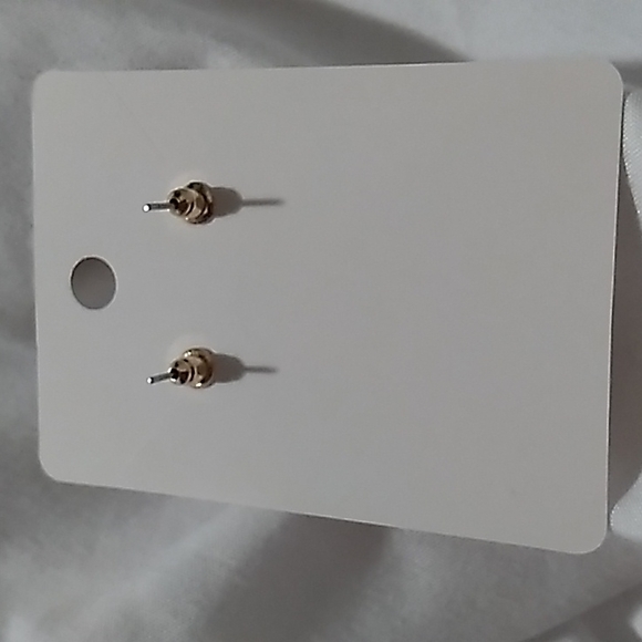 Gold colored Reindeer & snowflake earrings Hypoallergenic - Picture 2 of 4